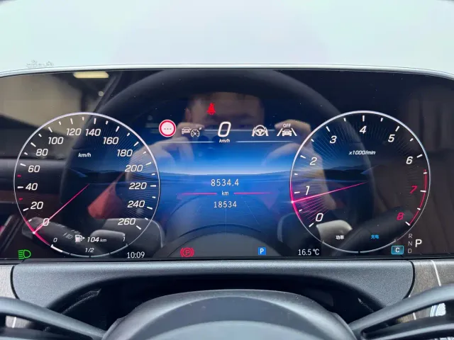Mercedes-Benz E-Class — Фото автомобиля 12
