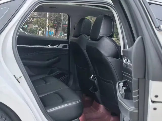 Geely Xingrui — Фото автомобиля 5