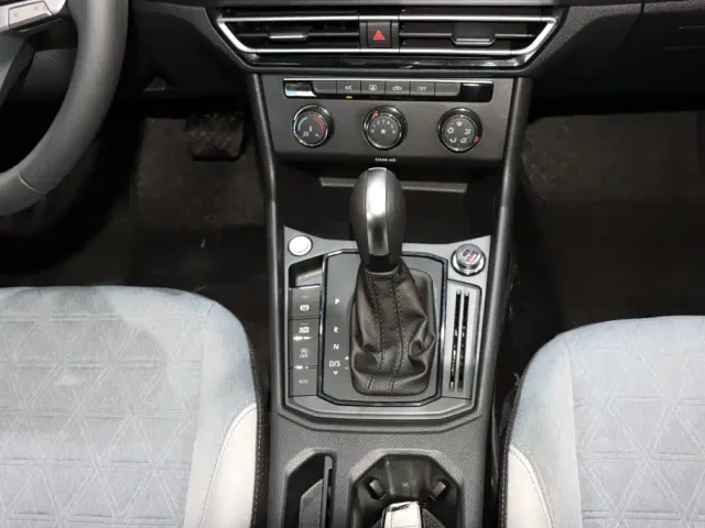 Volkswagen Lavida — Фото автомобиля 15