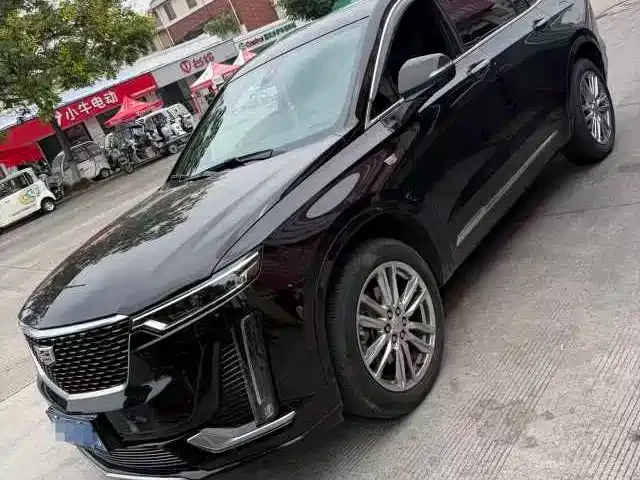 Фотография автомобиля — Cadillac XT6