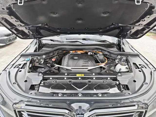 BMW XM — Фото автомобиля 4