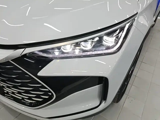 BYD Tang — Фото автомобиля 17