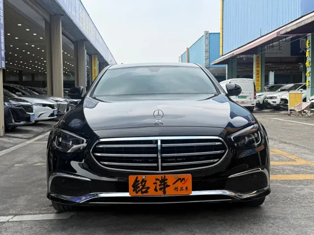 Mercedes-Benz E-Class — Фото автомобиля 2