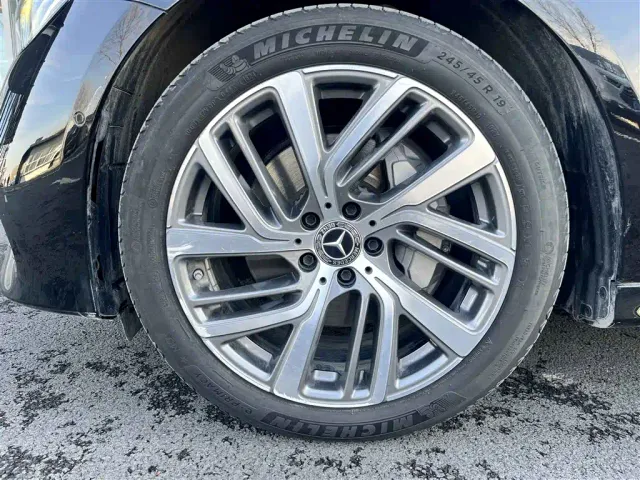 Mercedes-Benz E-Class — Фото автомобиля 6