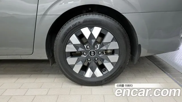 Hyundai Staria Staria 4WD Lounge 9 мест — Фото автомобиля 21