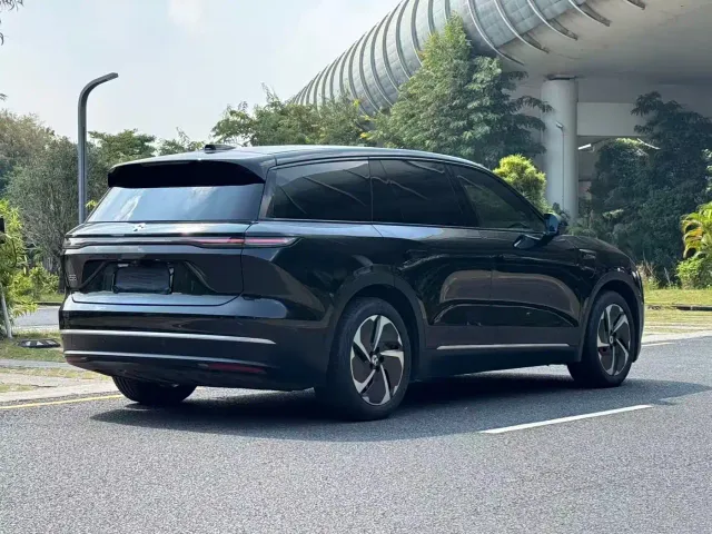 Nio ES8 — Фото автомобиля 6