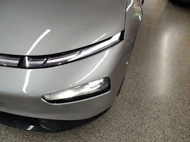 Xpeng P7 — Фото автомобиля 23