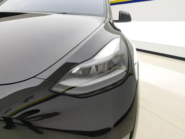 Tesla Model Y — Фото автомобиля 5