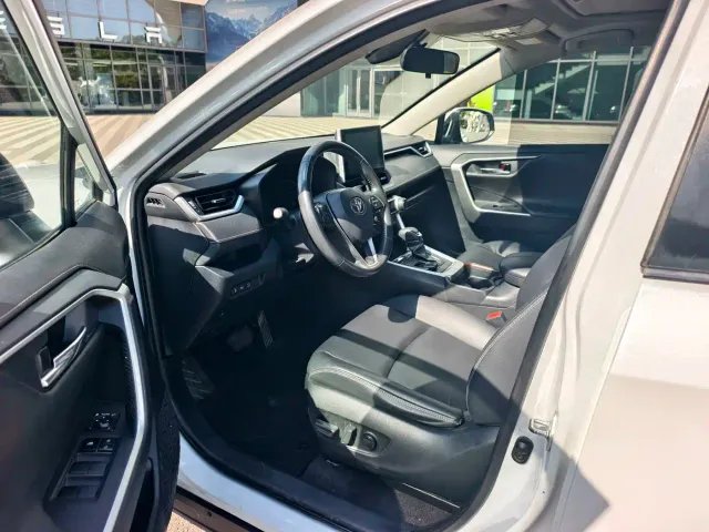 Toyota RAV4 — Фото автомобиля 4