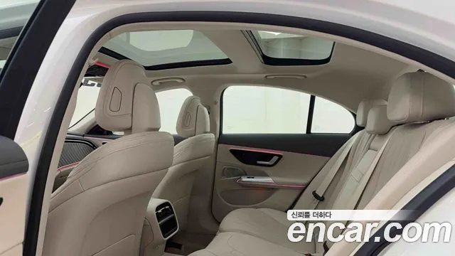Mercedes-Benz E-Class — Фото автомобиля 20