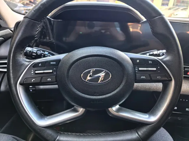 Hyundai Elantra — Фото автомобиля 8