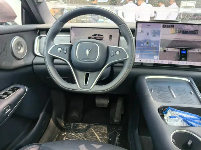 Voyah Auto Voyah Zhiyin 2025 Model 2WD Huawei Qiankun Edition — Фото автомобиля 16