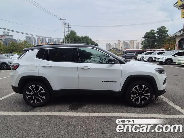 Фотография автомобиля — Jeep Compass
