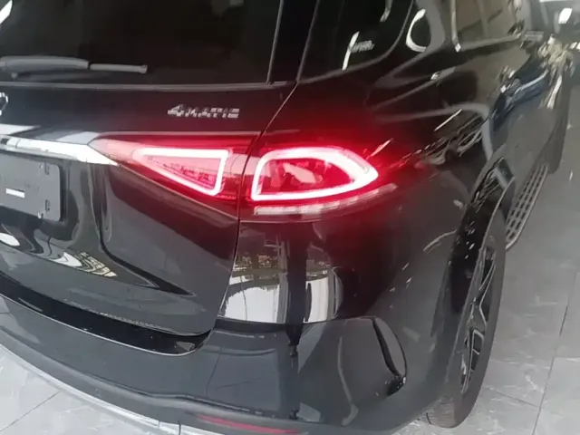 Mercedes-Benz GLE-Class — Фото автомобиля 23