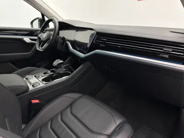 Volkswagen Touareg — Фото автомобиля 15