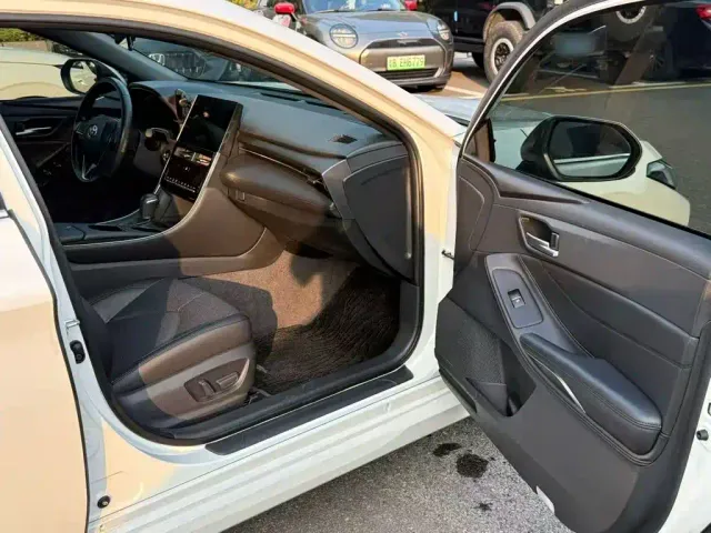 Toyota Avalon — Фото автомобиля 24