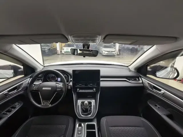 Haval M6 — Фото автомобиля 16