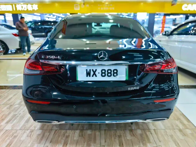 Mercedes-Benz E-Class — Фото автомобиля 8