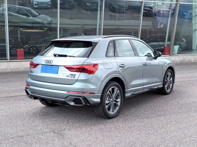Audi Q3 — Фото автомобиля 3