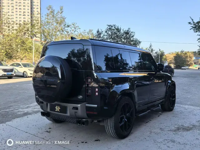 Land Rover Defender — Фото автомобиля 5