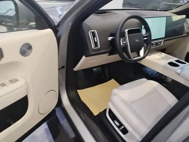 Li Auto L9 — Фото автомобиля 15