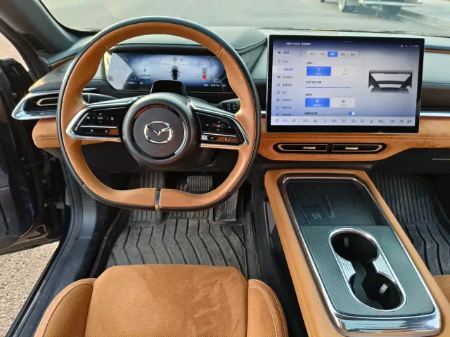 Mazda EZ-6 — Фото автомобиля 13