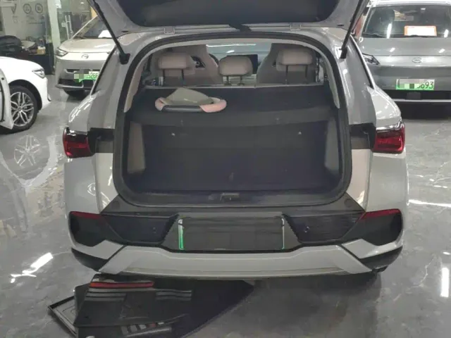 BYD Yuan PLUS — Фото автомобиля 18
