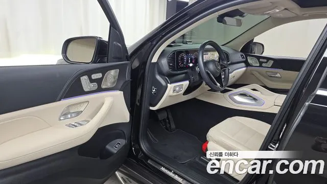 Mercedes-Benz GLE-Class — Фото автомобиля 10