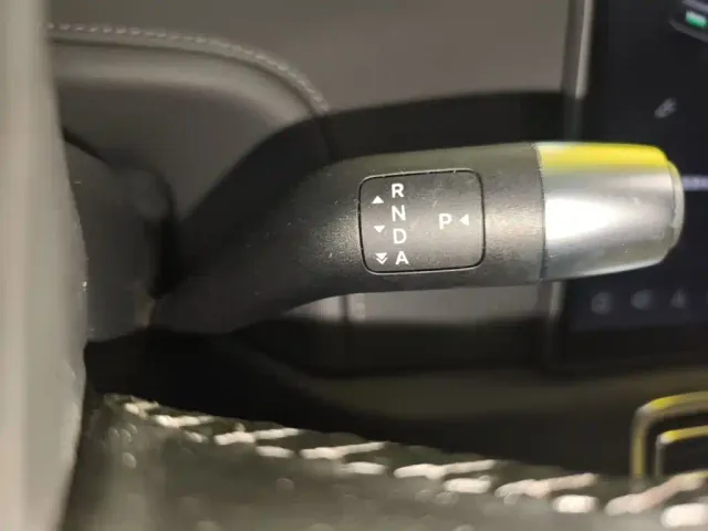 Li Auto Li Auto L6 2024 Pro — Фото автомобиля 13