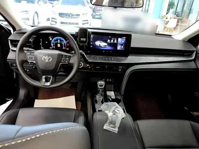Toyota Camry — Фото автомобиля 9