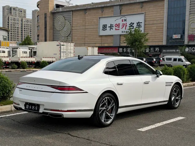 Genesis G90 — Фото автомобиля 6