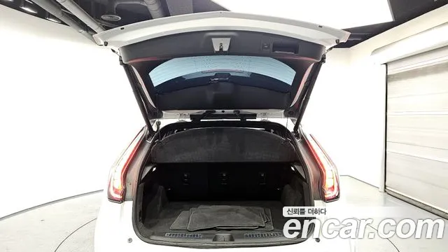Cadillac XT4 — Фото автомобиля 20