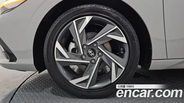 Hyundai AVANTE Новый Avante (CN7) — Фото автомобиля 5