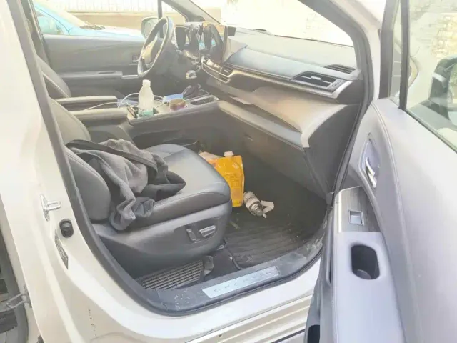 Toyota Granvia — Фото автомобиля 13
