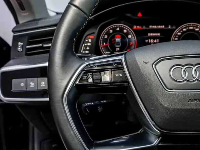 Audi A7L — Фото автомобиля 3