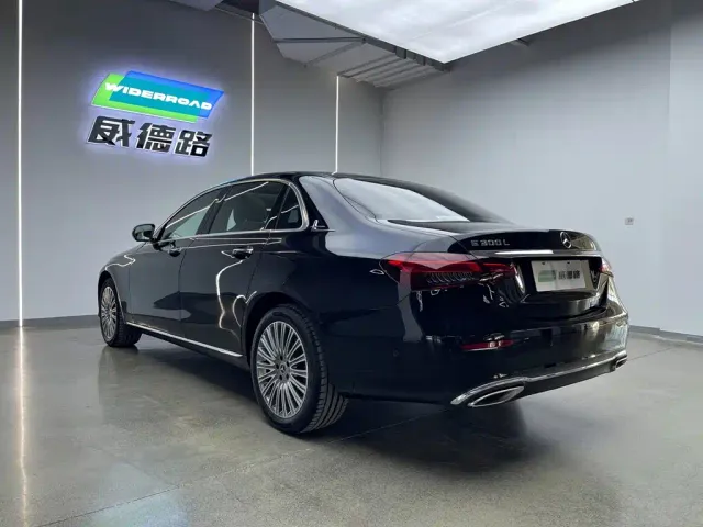 Mercedes-Benz E-Class — Фото автомобиля 7
