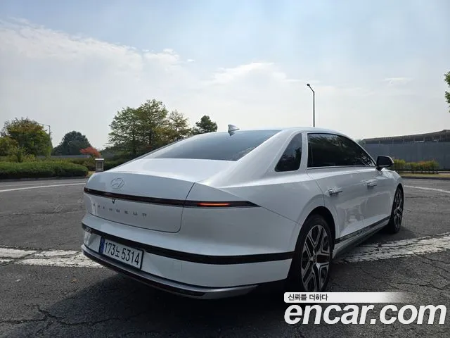 Hyundai Grandeur GN7 — Фото автомобиля 4