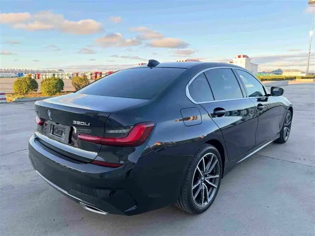 BMW 3 Series — Фото автомобиля 13