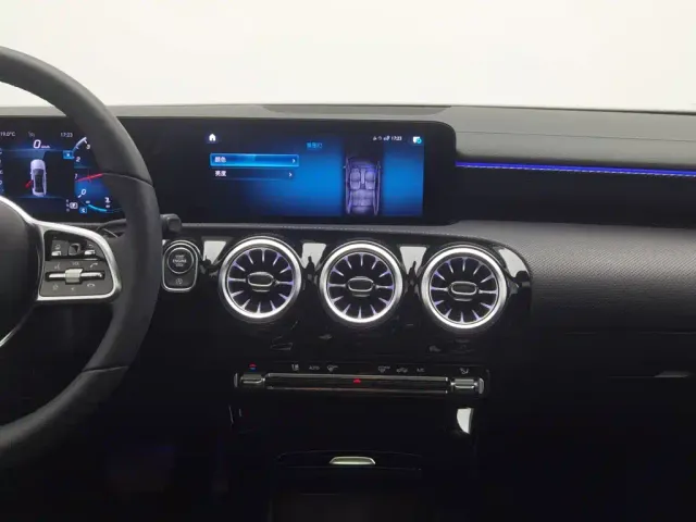 Mercedes-Benz A-Class — Фото автомобиля 12