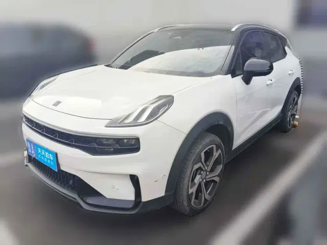 Фотография автомобиля — Lynk & Co 06