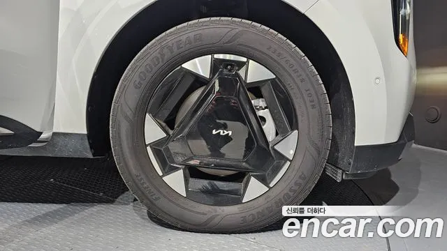 Kia Carnival — Фото автомобиля 6