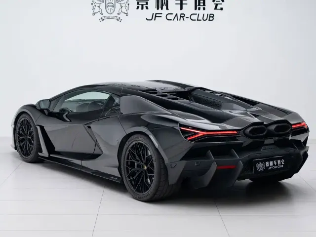 Lamborghini Revuelto — Фото автомобиля 15