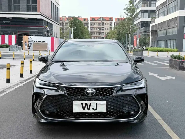 Toyota Avalon — Фото автомобиля 2
