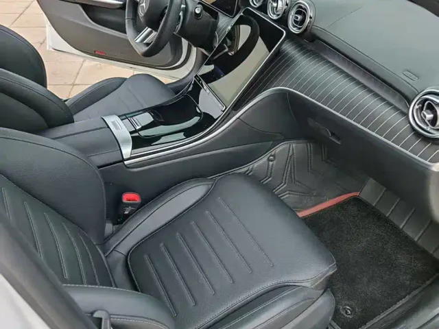 Mercedes-Benz C-Class — Фото автомобиля 4