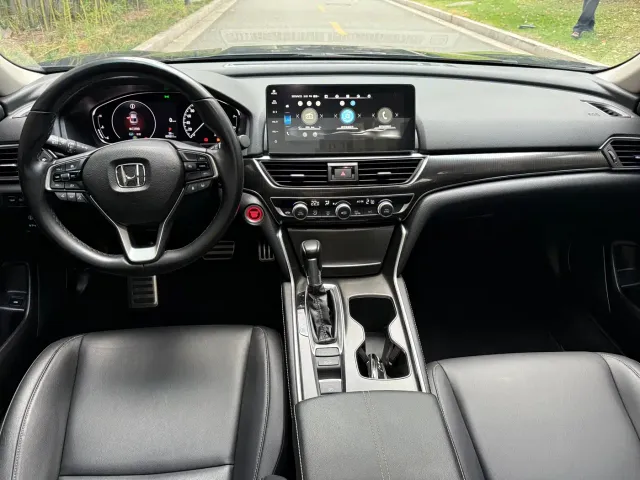 Honda Accord — Фото автомобиля 5