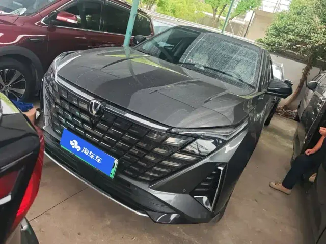 Changan Changan UNI-Z New Energy 2024 Blue Whale iDD 125km Surpassing Edition — Фото автомобиля 2