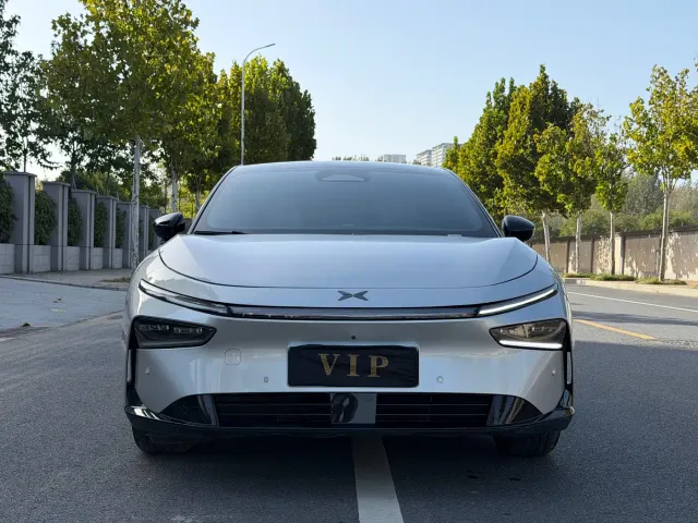 Xpeng P7+ — Фото автомобиля 2