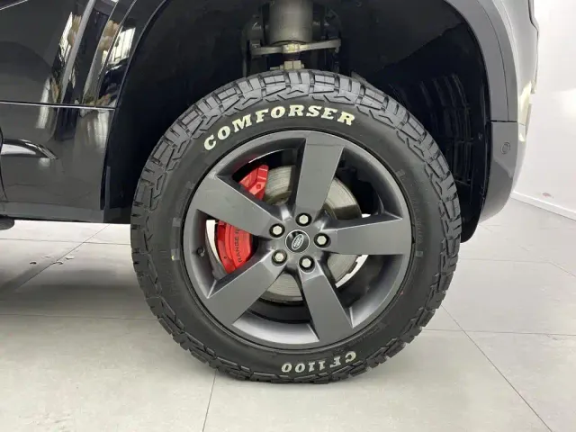 Land Rover Defender — Фото автомобиля 4
