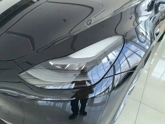 Tesla Model Y — Фото автомобиля 23