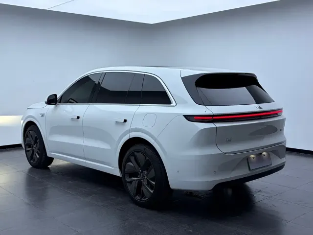Li Auto L6 — Фото автомобиля 18